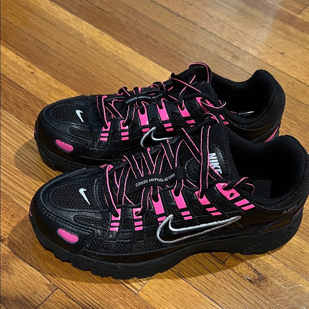Nike Kids Black and Pink Sneakers